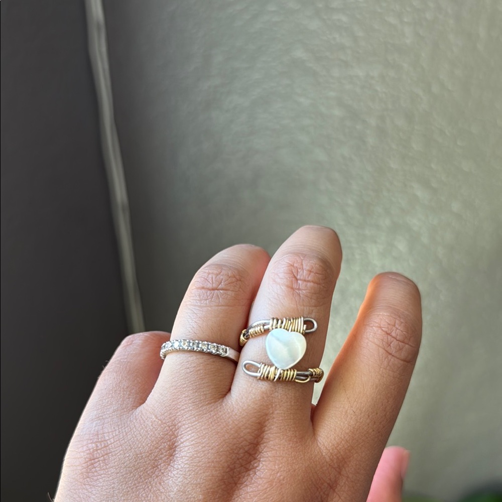 Handmade ring with mother pearl heart